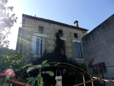 Formal  3 Bedroom Townhouse with Garden, Cellar & Attic for sale for 178,200&euro; in Dordogne, Aquitaine