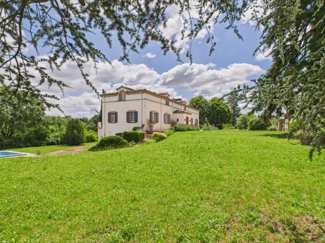 Charming Estate near Albi with Manor, Guest House and Renovation Projects for sale for 1,280,000&euro; in Tarn, Midi-Pyrénées
