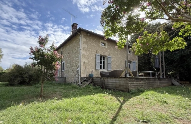 Charming 2-Bedroom Property with Riverside Land Near Verteuil-sur-Charente for sale for 159,000&euro; in Charente, Poitou-Charentes