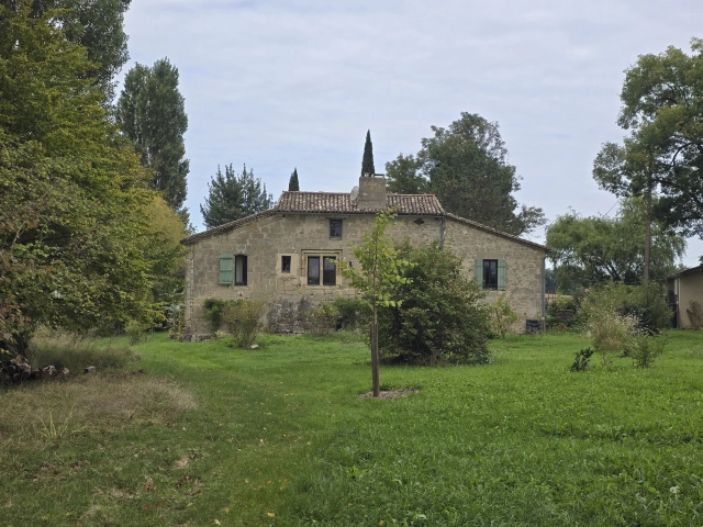 Authentic character property with stone outbuildings for sale for 371,000&euro; in Lot-et-Garonne, Aquitaine