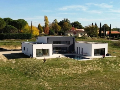Contemporary single-storey home with pool and large plot – Miramont-de-Guyenne for sale for 689,000&euro; in Lot-et-Garonne, Aquitaine