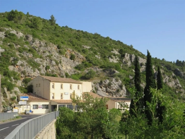 Eco riverside property with 9 bedrooms, panaromic views and land, near Narbonne for sale for 450,000&euro; in Aude, Languedoc-Roussillon