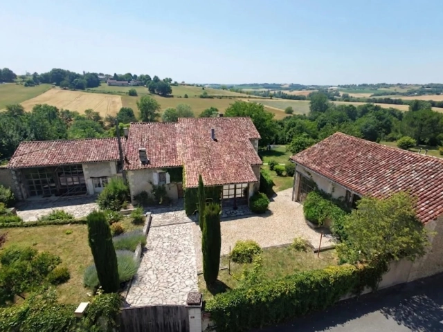 Superb residence with guest accommodation for sale for 698,000&euro; in Dordogne, Aquitaine