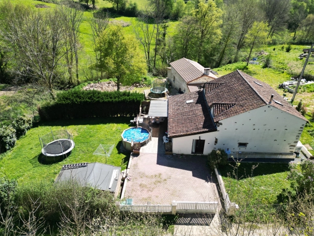 Detached country house with 4 bedrooms, 3 bathrooms for sale for 169,000&euro; in Haute-Vienne, Limousin