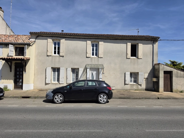 Charming Stone House with Garden and Terrace in Nérac, Lot et Garonne for sale for 179,950&euro; in Lot-et-Garonne, Aquitaine