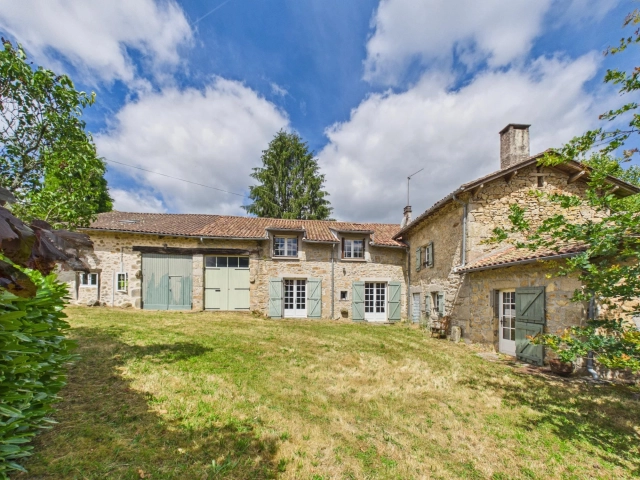 Stone house with separate guest house in a peaceful hamlet for sale for 199,800&euro; in Dordogne, Aquitaine