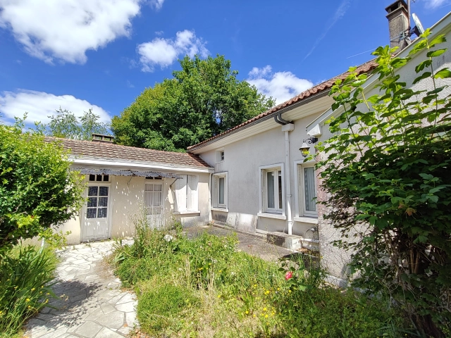 4-Bedroom Home Just Steps from Shops and Schools for sale for 141,700&euro; in Dordogne, Aquitaine