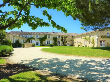 15 Bedroom(s) - 10 Bathroom(s) - 66,003m² land for sale in Gironde, Aquitaine, France - FrenchPropertyPortal.com Lovely manor set in a dominant position with pool for sale for 1,199,000€ in Gironde, Aquitaine