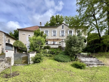 5 Bedroom(s) - 3 Bathroom(s) - 1,468m² land for sale in Dordogne, Aquitaine, France - FrenchPropertyPortal.com Detached atmospheric property converted into a beautiful family home for sale for 274,990€ in Dordogne, Aquitaine