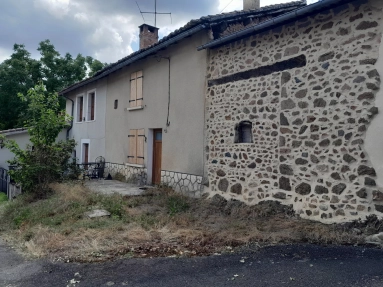 2 Bedroom(s) - 1 Bathroom(s) - 1,794m² land for sale in Charente, Poitou-Charentes, France - FrenchPropertyPortal.com Peaceful Hamlet for sale for 56,000€ in Charente, Poitou-Charentes
