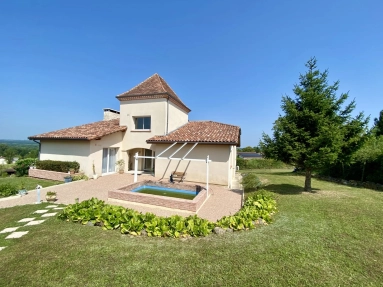 3 Bedroom(s) - 1 Bathroom(s) - 3,412m² land for sale in Lot-et-Garonne, Aquitaine, France - FrenchPropertyPortal.com Stunning home in the heart of Castillonnès for sale for 424,000€ in Lot-et-Garonne, Aquitaine