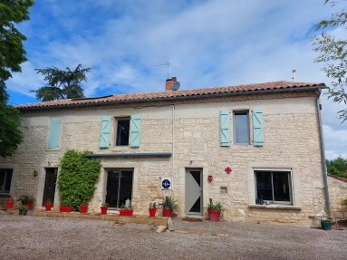 Golden Triangle large property with outbuildings and land for sale for 650,000&euro; in Tarn, Midi-Pyrénées