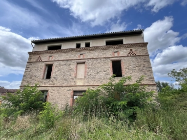 Beautiful stone house to finish for sale for 300,000&euro; in Tarn, Midi-Pyrénées