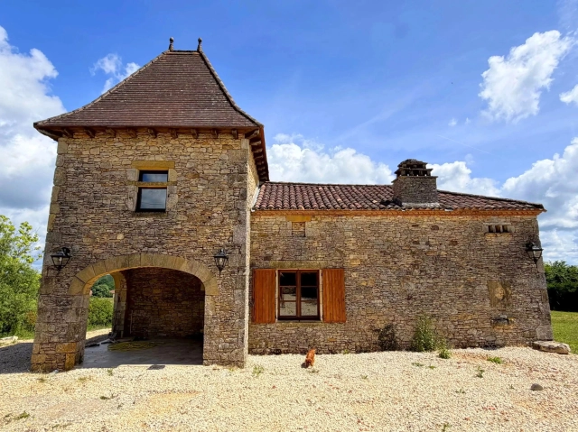 4 Bedroom(s) - 4 Bathroom(s) - 4,679m² land for sale in Dordogne, Aquitaine, France - FrenchPropertyPortal.com Beautifully Renovated Home within Walking Distance of Monpazier for sale for 555,000€ in Dordogne, Aquitaine