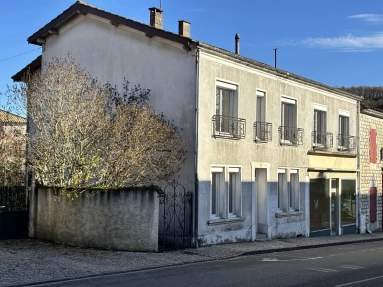 Spacious Property with Commercial Potential in the Heart of Montaigu-de-Quercy for sale for 205,000&euro; in Tarn-et-Garonne, Midi-Pyrénées
