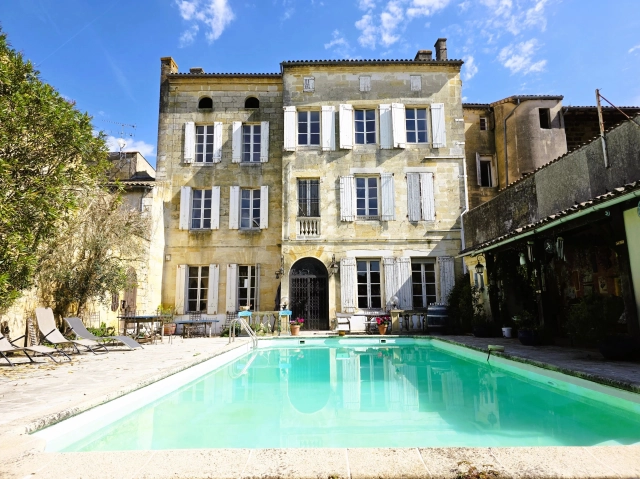 10 Bedroom(s) - 10 Bathroom(s) - 1,070m² land for sale in Gironde, Aquitaine, France - FrenchPropertyPortal.com Elegant Townhouse with Guest House in the Heart of Castillon‑la‑Bataille for sale for 898,000€ in Gironde, Aquitaine