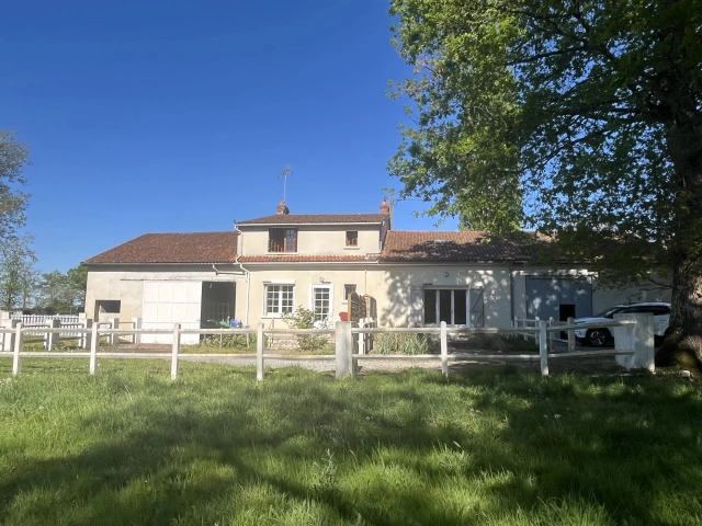 3 Bedroom(s) - 2 Bathroom(s) - 82,996m² land for sale in Haute-Vienne, Limousin, France - FrenchPropertyPortal.com Spacious family home with 8 hectares and stabling for sale for 194,400€ in Haute-Vienne, Limousin