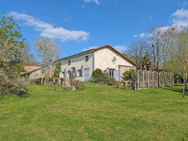 2 Bedroom(s) - 2 Bathroom(s) - 13,636m² land for sale in Lot-et-Garonne, Aquitaine, France - FrenchPropertyPortal.com Stone farmhouse on edge of village for sale for 224,999€ in Lot-et-Garonne, Aquitaine