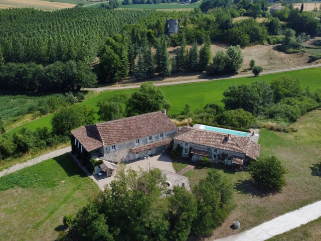 7 Bedroom(s) - 6 Bathroom(s) - 39,680m² land for sale in Dordogne, Aquitaine, France - FrenchPropertyPortal.com Elegant Barn Conversion with Guest House, 14m Pool and 360° Panoramic Views – Close to Eymet for sale for 895,000€ in Dordogne, Aquitaine