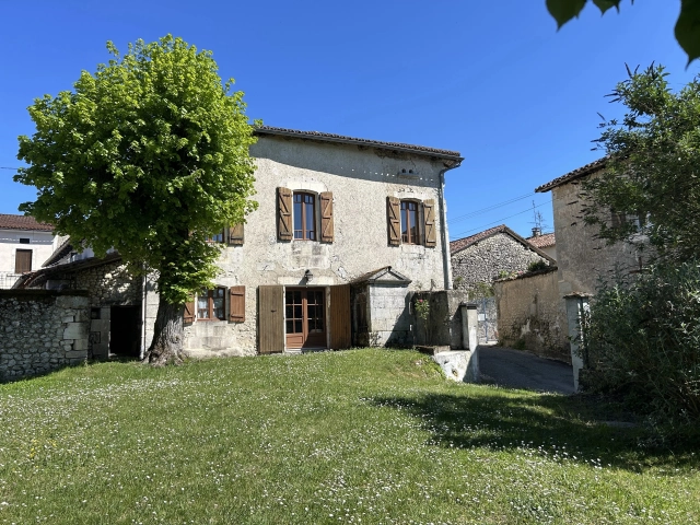 Character stone-built 4 bed property for sale for 199,000&euro; in Dordogne, Aquitaine