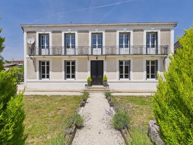 4 Bedroom(s) - 2 Bathroom(s) - 3,757m² land for sale in Charente, Poitou-Charentes, France - FrenchPropertyPortal.com Exceptional Country Home with Pool, Barns and Stunning Rural Views for sale for 333,900€ in Charente, Poitou-Charentes