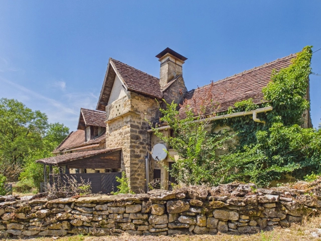 Sector Tarn-Et-Garonne, Charming 2-Bedroom Stone House in Puylagarde for sale for 183,600&euro; in Tarn-et-Garonne, Midi-Pyrénées