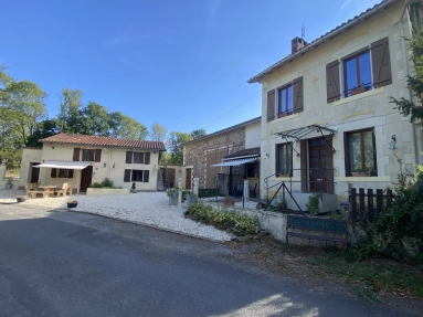 Two large houses in pretty location with large gardens for sale for 164,000&euro; in Haute-Vienne, Limousin