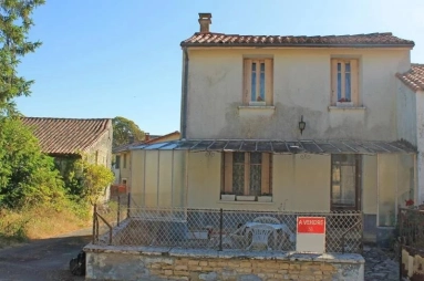 2 Bedroom(s) - 1 Bathroom(s) - 92m² land for sale in Charente, Poitou-Charentes, France - FrenchPropertyPortal.com Two-bedroomed house to renovate in pretty village for sale for 26,000€ in Charente, Poitou-Charentes
