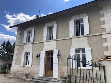 4 Bedroom(s) - 2 Bathroom(s) - 2,641m² land for sale in Charente, Poitou-Charentes, France - FrenchPropertyPortal.com Charming property centre village for sale for 197,000€ in Charente, Poitou-Charentes