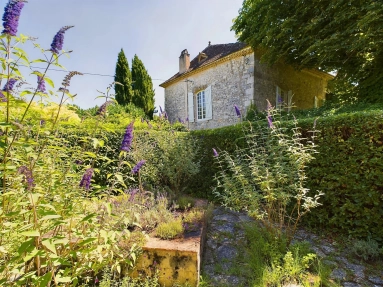 4 Bedroom(s) - 2 Bathroom(s) - 304,220m² land for sale in Lot-et-Garonne, Aquitaine, France - FrenchPropertyPortal.com Superb old fortified farmhouse with pool and outbuildings in an idyllic setting for sale for 795,000€ in Lot-et-Garonne, Aquitaine