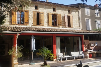 6 Bedroom(s) - 3 Bathroom(s) - 435m² land for sale in Lot-et-Garonne, Aquitaine, France - FrenchPropertyPortal.com Pretty stone house with business premises for sale for 299,000€ in Lot-et-Garonne, Aquitaine