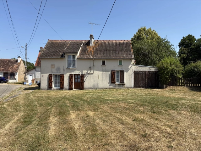 Village house to renovate for sale for 50,000&euro; in Indre, Centre