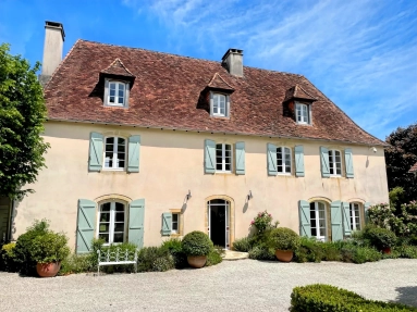 4 Bedroom(s) - 3 Bathroom(s) - 157,646m² land for sale in Dordogne, Aquitaine, France - FrenchPropertyPortal.com Superb Perigourdine mansion with 15 hectares of tranquility for sale for 1,060,000€ in Dordogne, Aquitaine
