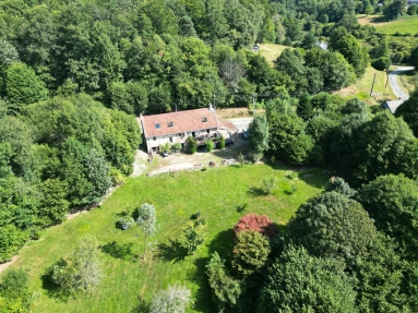 A country house that feels like you are living in the woods for sale for 267,393&euro; in Haute-Vienne, Limousin