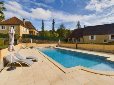 Two Périgordine Stone Houses, plus 3 Apartments in Sarlat with Pool and Cave for sale for 1,246,900&euro; in Dordogne, Aquitaine