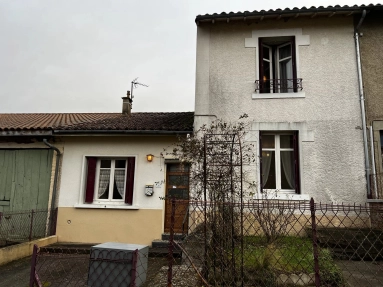 Deceptively spacious family house close to town with large gardens, updating required for sale for 88,990&euro; in Haute-Vienne, Limousin