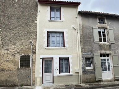 2 Bedroom(s) - 1 Bathroom(s) - 30m² land for sale in Charente, Poitou-Charentes, France - FrenchPropertyPortal.com A Practical Village House - For Investment or Living for sale for 88,000€ in Charente, Poitou-Charentes