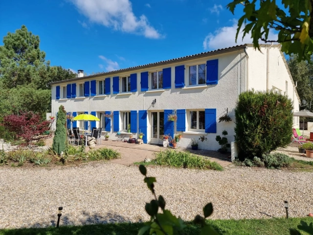 10 Bedroom(s) - 7 Bathroom(s) - 26,309m² land for sale in Charente-Maritime, Poitou-Charentes, France - FrenchPropertyPortal.com Fabulous refurbished 6 bedroom, 5 bathroom house 2 gites and 2 lakes for sale for 375,000€ in Charente-Maritime, Poitou-Charentes