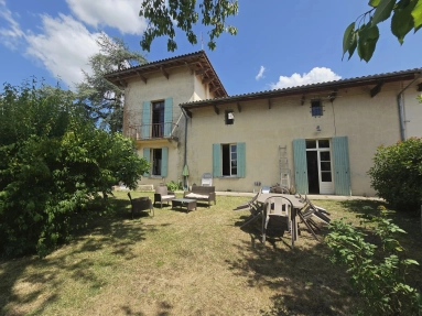 Charming family home for sale for 299,600&euro; in Gironde, Aquitaine