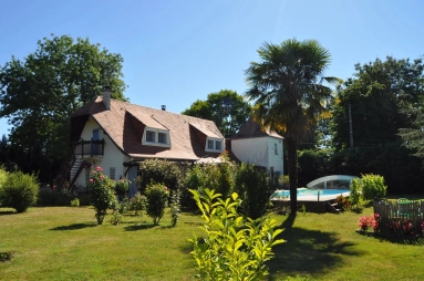 5 Bedroom(s) - 2 Bathroom(s) - 3,738m² land for sale in Dordogne, Aquitaine, France - FrenchPropertyPortal.com Large Perigourdine House with Second House Pool and Large Private Garden for sale for 365,700€ in Dordogne, Aquitaine