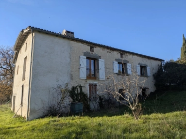 Spacious 220 m² Farmhouse with Guest House and Equestrian Land near Moissac for sale for 318,000&euro; in Tarn-et-Garonne, Midi-Pyrénées