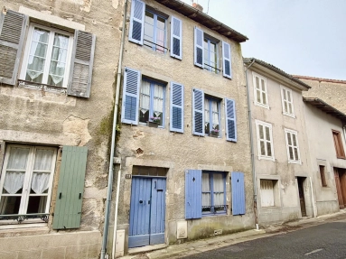 4 Bedroom(s) - 3 Bathroom(s) - 208m² land for sale in Haute-Vienne, Limousin, France - FrenchPropertyPortal.com Large renovated townhouse with its authentic soul intact for sale for 138,340€ in Haute-Vienne, Limousin
