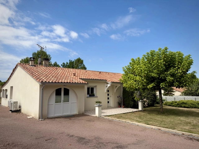 Beautifully Presented Family Home in a Desirable Location for sale for 299,000&euro; in Dordogne, Aquitaine