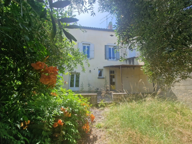 Charming House with Garden in the Heart of a Thriving Village for sale for 152,600&euro; in Lot-et-Garonne, Aquitaine