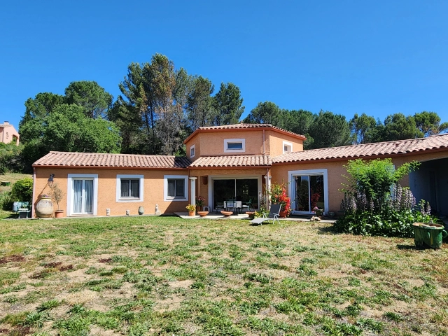 Beautiful 3 bedroom villa with panoramic views for sale for 350,000&euro; in Aude, Languedoc-Roussillon