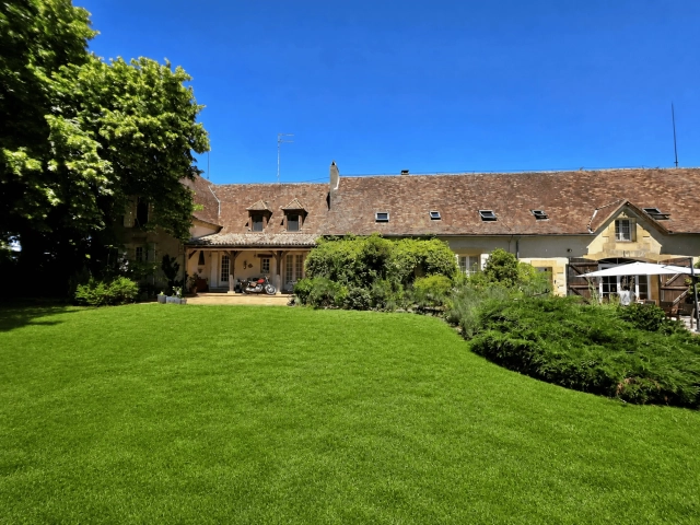 Périgord-style farmhouse with business opportunities for sale for 1,000,000&euro; in Dordogne, Aquitaine