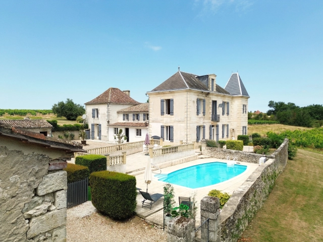 8 Bedroom(s) - 5 Bathroom(s) - 147,800m² land for sale in Dordogne, Aquitaine, France - FrenchPropertyPortal.com Character Property with Exceptional Potential in the Dordogne Valley for sale for 660,000€ in Dordogne, Aquitaine