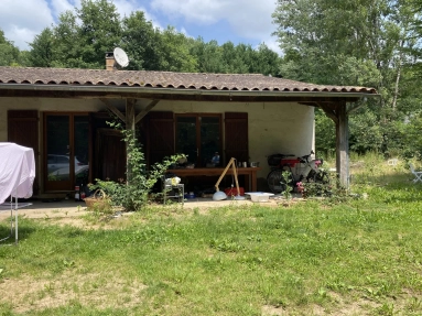 5 Bedroom(s) - 1 Bathroom(s) - 2,075m² land for sale in Dordogne, Aquitaine, France - FrenchPropertyPortal.com Countryhouse to renovate - 5 Minutes from Monpazier for sale for 220,000€ in Dordogne, Aquitaine