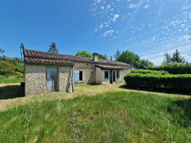 Charming Stone Cottage with pool – a great Project for Renovation Enthusiasts! for sale for 167,400&euro; in Lot-et-Garonne, Aquitaine