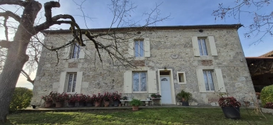4 Bedroom(s) - 2 Bathroom(s) - 218,300m² land for sale in Lot-et-Garonne, Aquitaine, France - FrenchPropertyPortal.com Property in the countryside for sale for 583,000€ in Lot-et-Garonne, Aquitaine